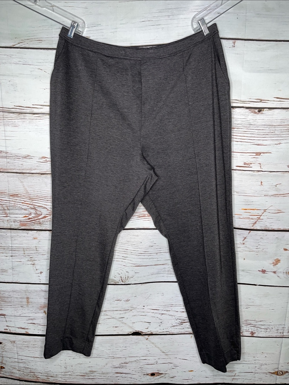 Lane Bryant NWT Size 26/28 Tall Black/Gray Front Seam Pull On Knit Dress Pants